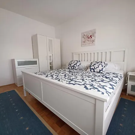 Simona تْسْغيكفانِتْسا